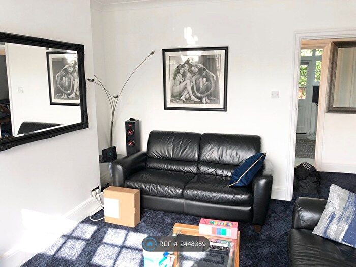 3 Bedroom Flat To Rent In London, London, W5