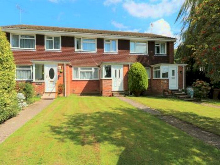 3 Bedroom House To Rent In White Cottage Close, Farnham, GU9