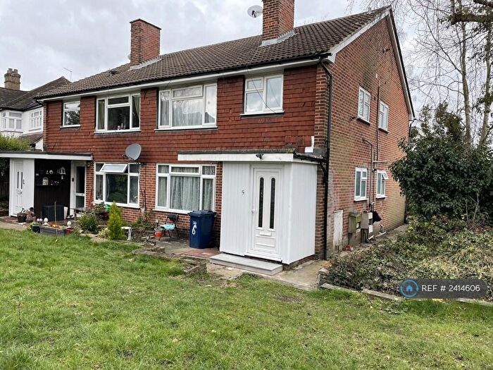 2 Bedroom Maisonette To Rent In Campbell Croft, Edgware, HA8