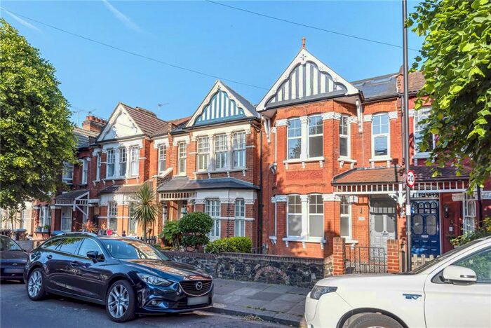 4 Bedroom Terraced House To Rent In Lightcliffe Road, Palmers Green, London, N13