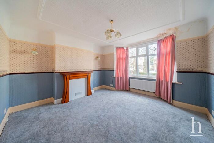 3 Bedroom Semi-Detached House For Sale In Warwick Road, Upton, CH49