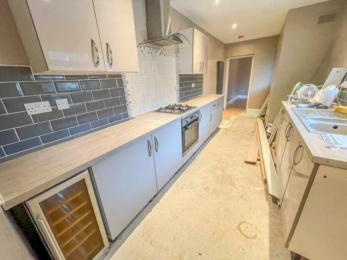 3 Bedroom Semi-Detached House To Rent In Victoria Street, Brierley Hill, DY5