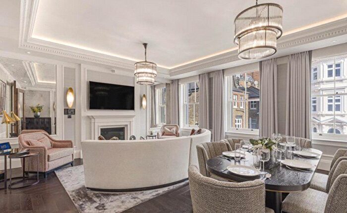 2 Bedroom Flat To Rent In Prince Of Wales Terrace, Kensington, London, W8