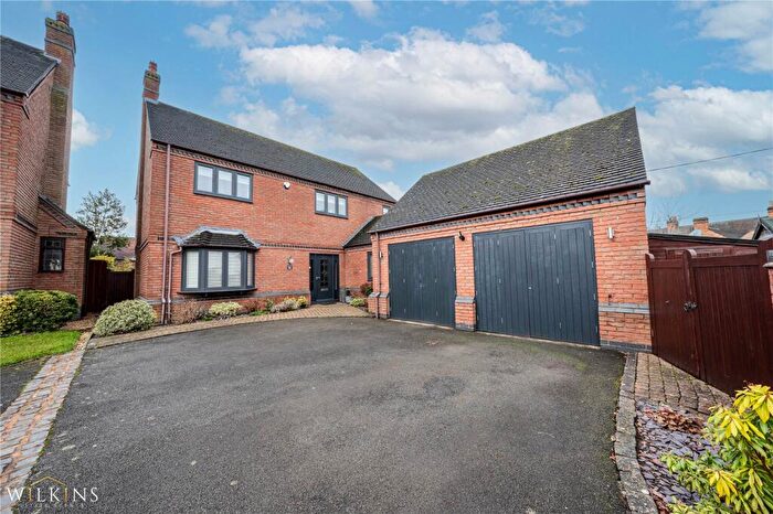 4 Bedroom Detached House For Sale In Dog Lane, Tamworth Road, Amington, Tamworth, B77