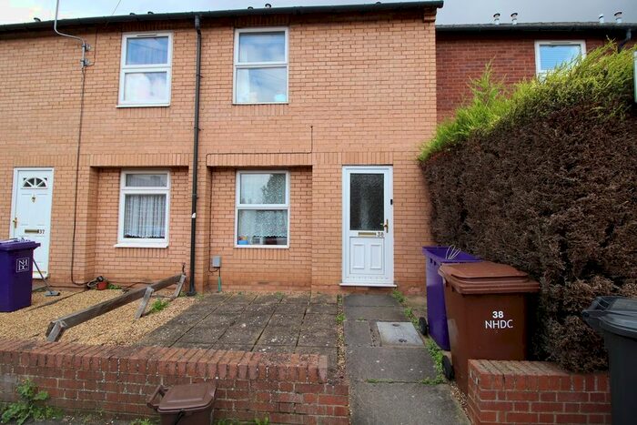 2 Bedroom Terraced House To Rent In Radcliffe Road, Hitchin SG5