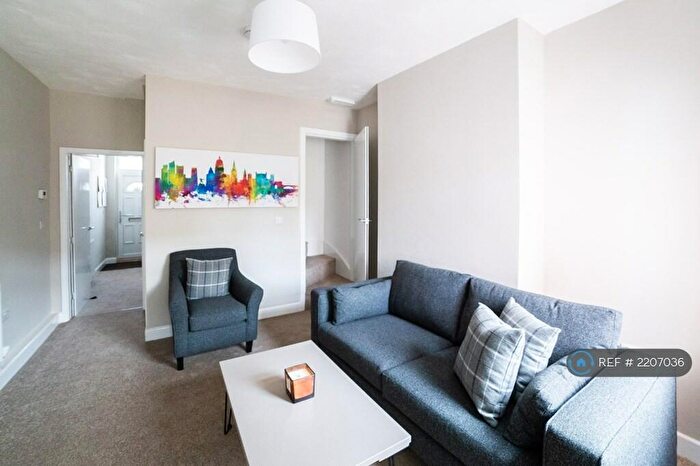 3 Bedroom Terraced House To Rent In Wollaton Road, Nottingham, NG9