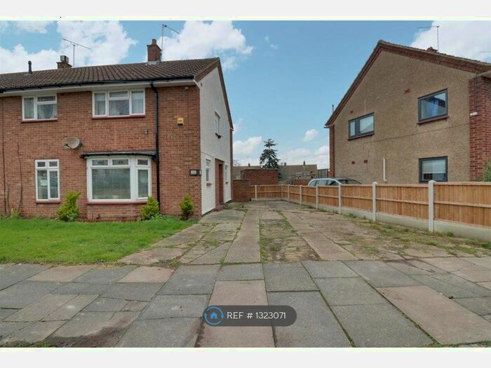 4 Bedroom Semi-Detached House To Rent In Martock Avenue, Westcliff-On-Sea, SS0