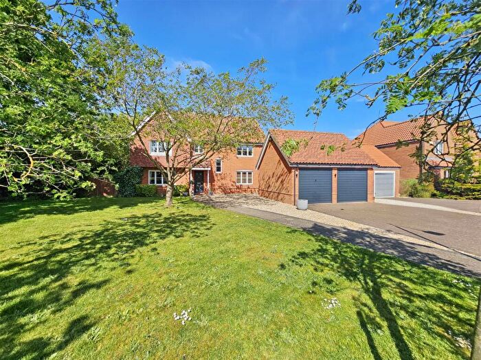 5 Bedroom Detached House For Sale In Hawthorn Close, Bleasby, Nottingham, NG14