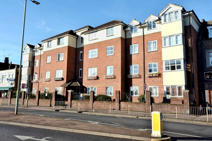 1 Bedroom Flat To Rent In Gladesmere Court, Watford, Herts, WD24