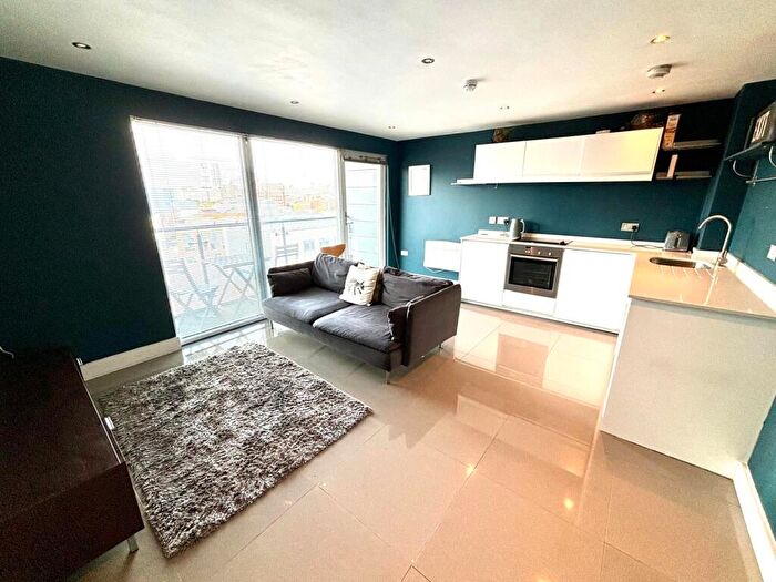 1 Bedroom Apartment To Rent In La Salle Leeds Dock, LS10