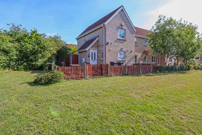 2 Bedroom End Of Terrace House To Rent In Stirling Way, Sutton, CB6