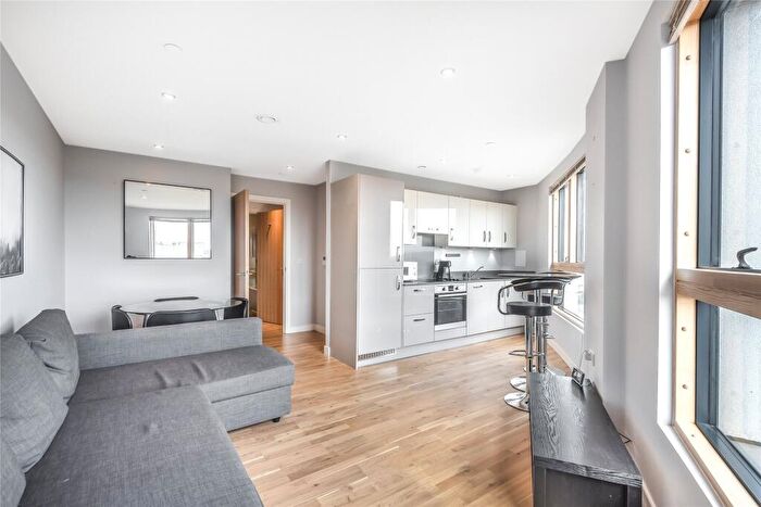 1 Bedroom Flat To Rent In Hewitt, Alfred Street, Reading, Berkshire, RG1