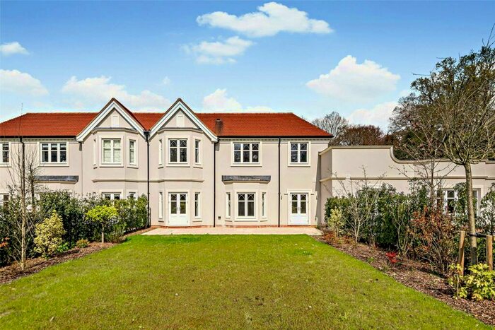 2 Bedroom Bungalow For Sale In London Road, Sunningdale, Ascot, Berkshire, SL5