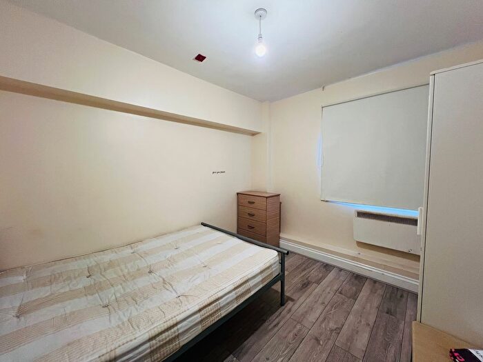 1 Bedroom Flat To Rent In High Road, Ilford, IG1