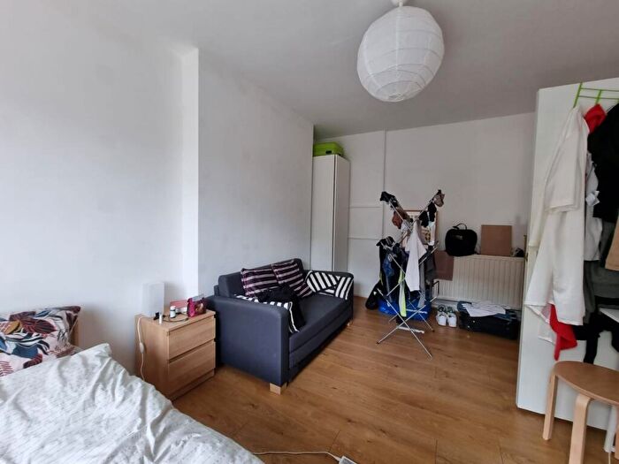 4 Bedroom Flat To Rent In Walworth Road, SE17