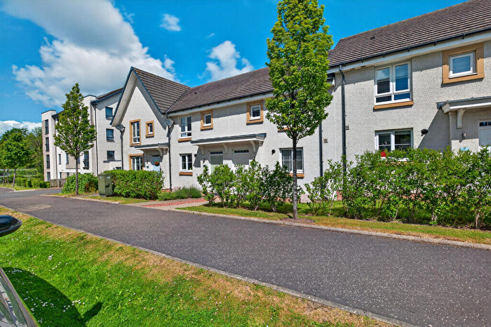 3 Bedroom Terraced House For Sale In Clippens Drive, Burdiehouse, Edinburgh, EH17