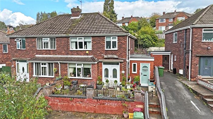 3 Bedroom Semi-Detached House For Sale In Cliff Closes Road, Scunthorpe, North Lincolnshire, DN15