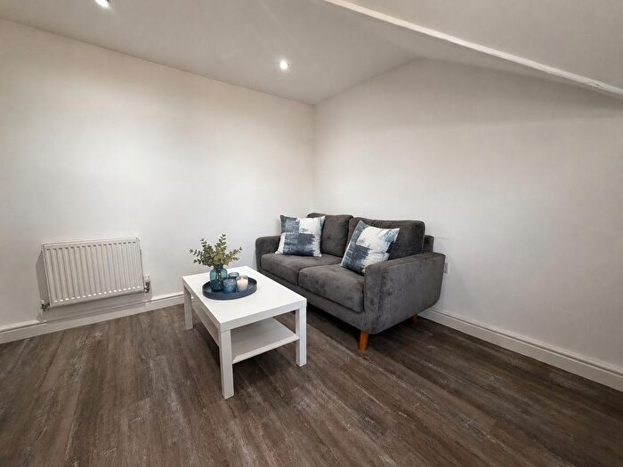 2 Bedroom Flat To Rent In Park Road, Nottingham, NG7