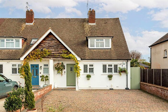 3 Bedroom Property For Sale In Autumn Cottage, Hatch Close, Addlestone, KT15