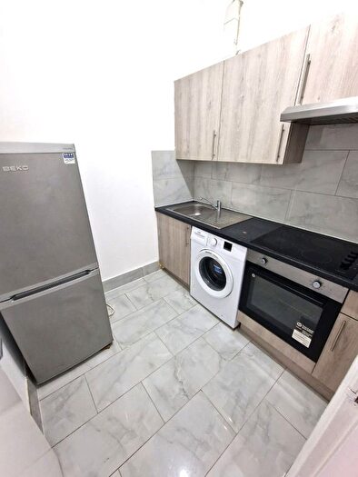 1 Bedroom Flat To Rent In High Road Leyton, London, E10