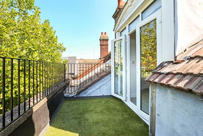 1 Bedroom Flat To Rent In High Road, London, N20