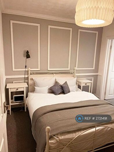 3 Bedroom End Of Terrace House To Rent In Hawk Cottage, Reading, RG1