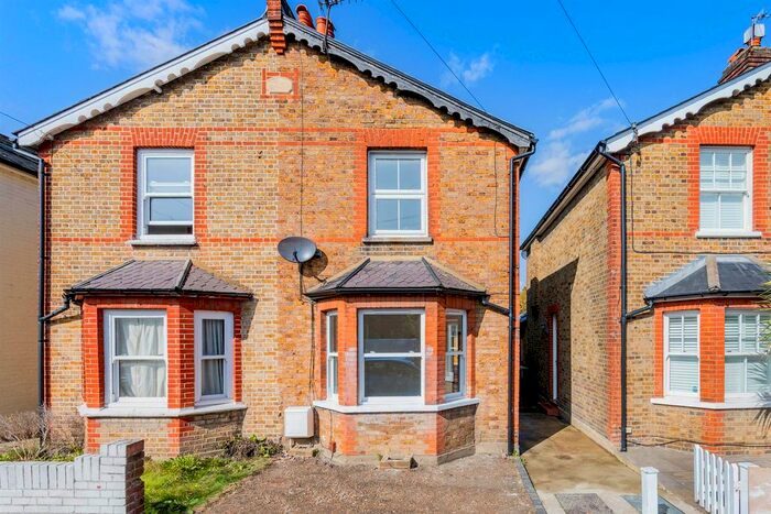 3 Bedroom Semi-Detached House To Rent In Beaconsfield Road, Surbiton, KT5