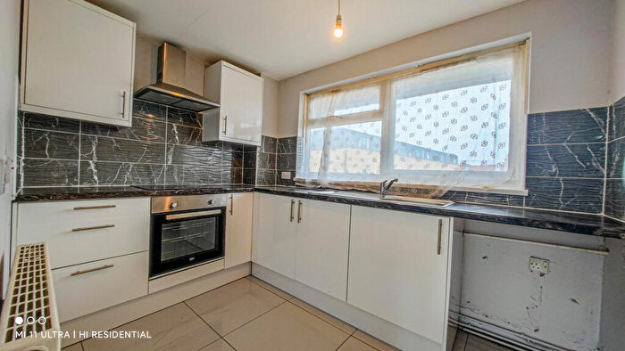 1 Bedroom Flat For Sale In Mineral Street, Plumstead, London, Qr, SE18