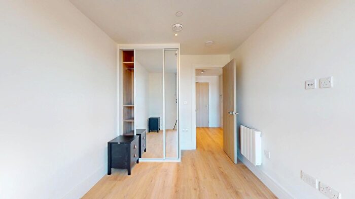 1 Bedroom Flat To Rent In Beverley Way, London, SW20