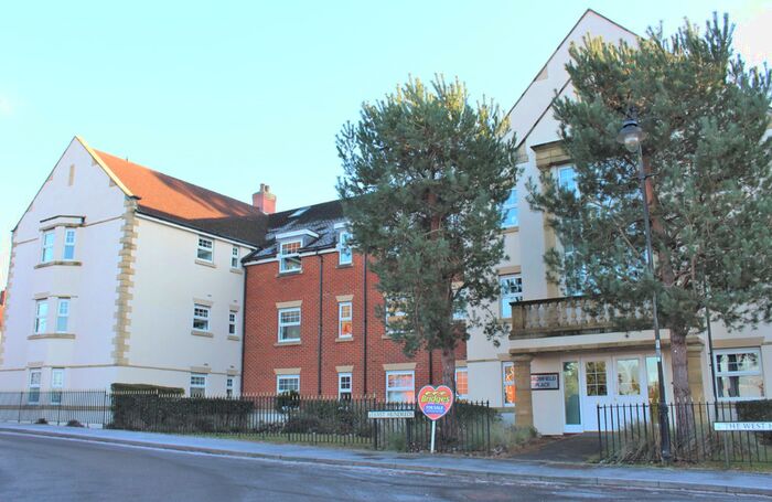 2 Bedroom Flat To Rent In Bromfield Place, Fleet, GU51