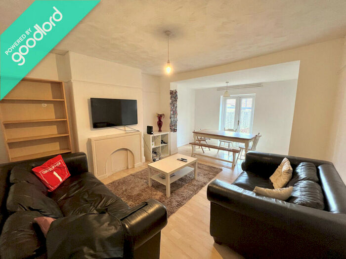 4 Bedroom Semi-Detached House To Rent In Parsonage Road, Manchester, M20