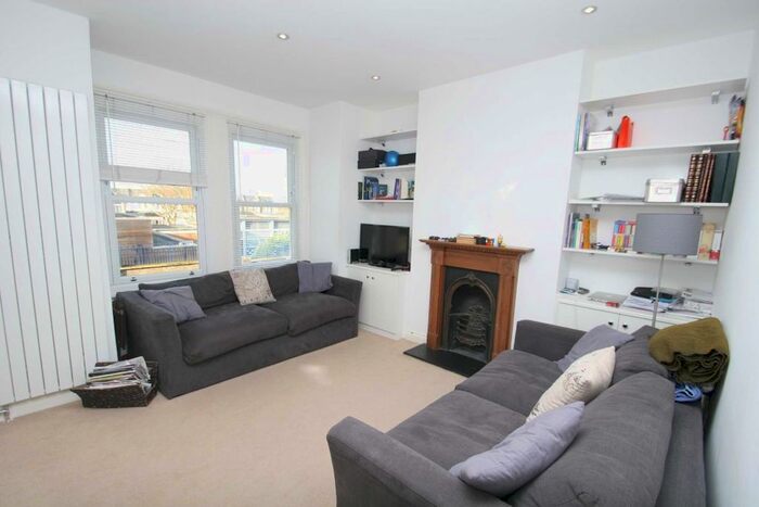 3 Bedroom Flat To Rent In Skelgill Road, London, SW15