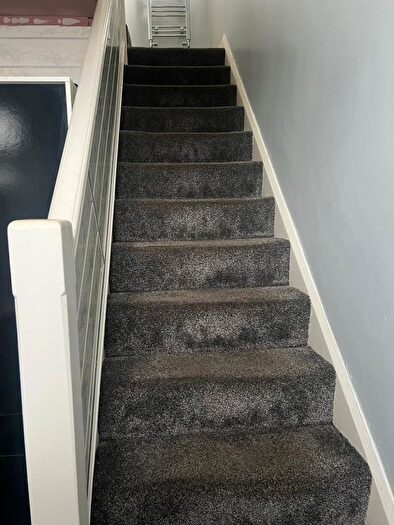 2 Bedroom Flat To Rent In New Hey Road, Huddersfield, HD3