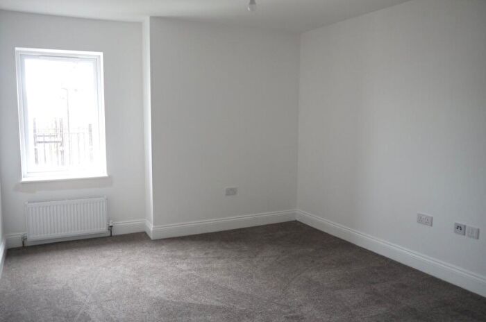 2 Bedroom Flat To Rent In Defoe Parade, Chadwell St Mary, RM16