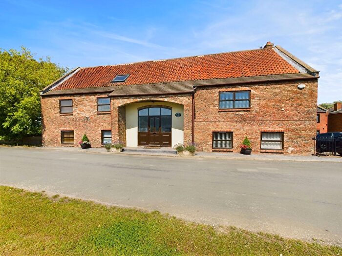 4 Bedroom Barn Conversion For Sale In Newland, Selby, YO8