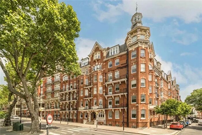 1 Bedroom Flat To Rent In Campden Hill Road, London, W8