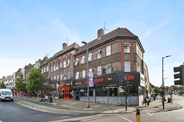 3 Bedroom Flat For Sale In Rayners Lane, Pinner, HA5