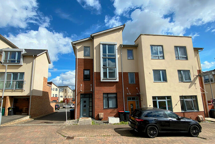 3 Bedroom End Of Terrace House To Rent In The Martlet, Milton Keynes, MK6
