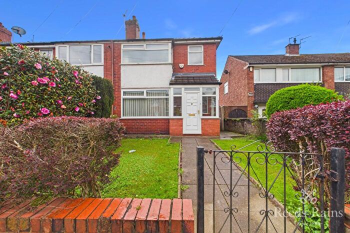 3 Bedroom End Of Terrace House For Sale In Market Street, Radcliffe, Manchester, Greater Manchester, M26