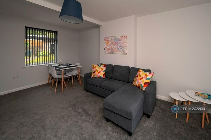 4 Bedroom Semi-Detached House To Rent In Woodland Way, Bristol, BS15