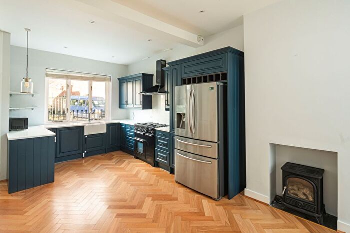 3 Bedroom Terraced House For Sale In Bellenden Road, London, SE15