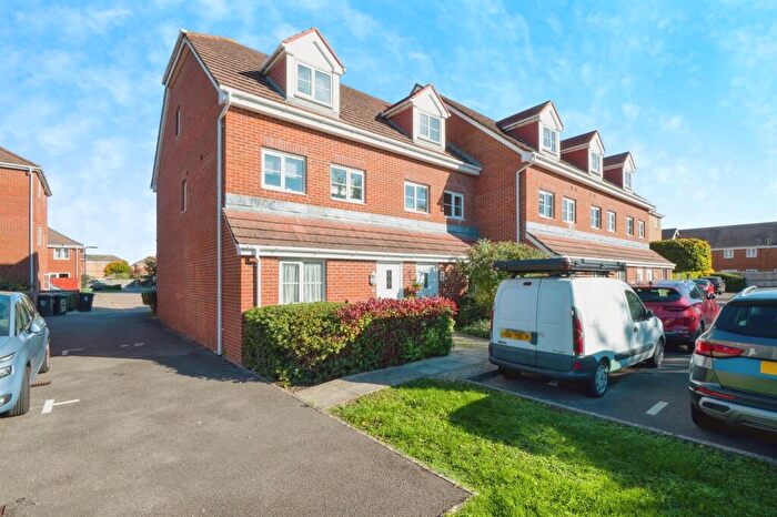 2 Bedroom Maisonette For Sale In Hoddinott Road, Eastleigh, SO50