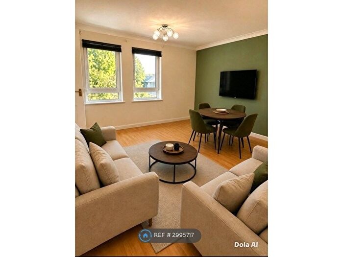2 Bedroom Flat To Rent In Maxwell Drive, Glasgow, G41