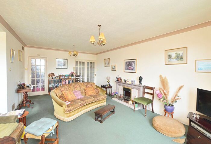 2 Bedroom Flat For Sale In East Approach Drive, Pittville, Cheltenham, GL52