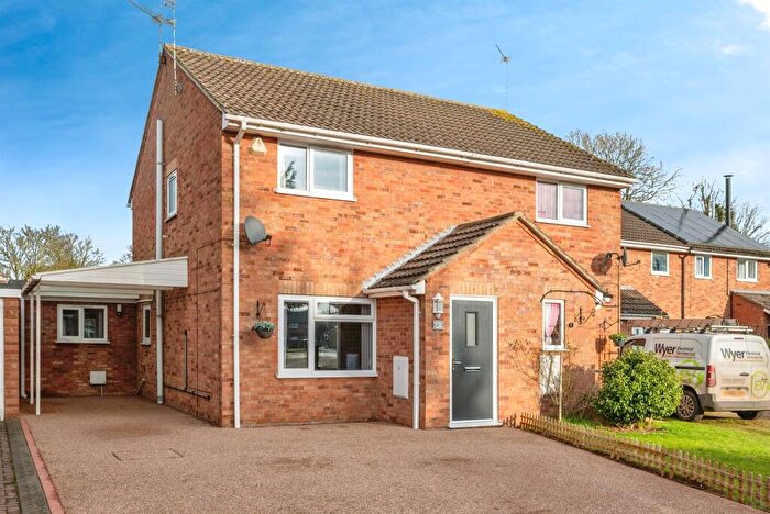 3 Bedroom Semi-Detached House For Sale In Haycroft, Hemsby, Great Yarmouth, NR29