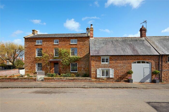 6 Bedroom Detached House For Sale In High Street, Eydon, Daventry, Northamptonshire, NN11