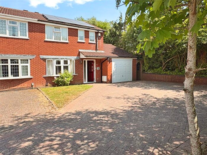 3 Bedroom Semi Detached House For Sale In Epsom Close, Bedworth, Warwickshire, CV12