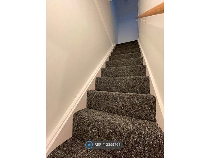 3 Bedroom End Of Terrace House To Rent In Worrall Street, Leeds, LS27