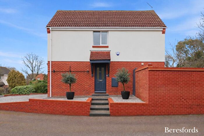 3 Bedroom End Of Terrace House For Sale In Cornflower Gardens, Billericay, CM12