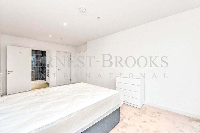 2 Bedroom Apartment To Rent In Liner House, Royal Wharf, E16